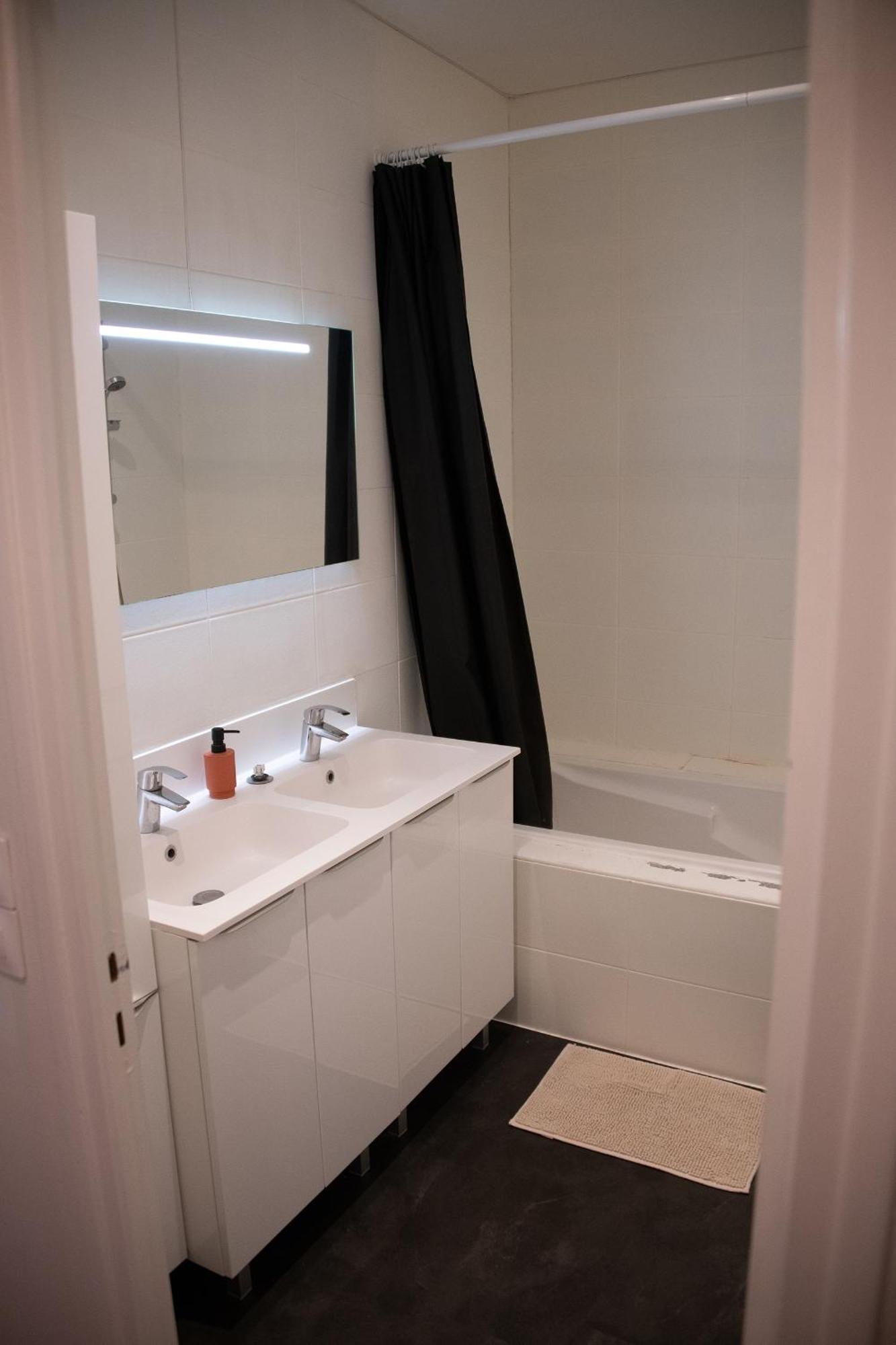 Appartement T3 Lumineux Au Coeur De Moulins Garage 2 Places